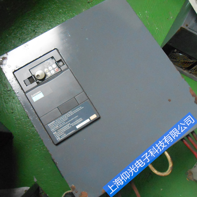 三菱變頻器A800系列維修常見代碼 FR-A840-01800-2-60 55KW顯示報(bào)警修理