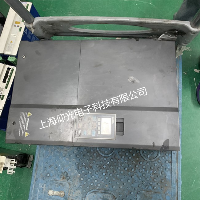 臺達(dá)變頻器維修 VFD370C43A上電報(bào)OU過電壓故障維修