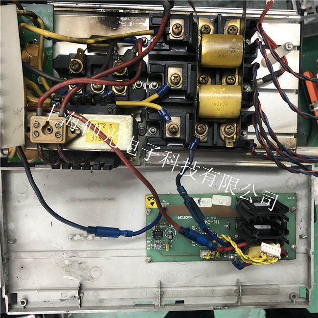 天得變頻器上電無(wú)顯示維修