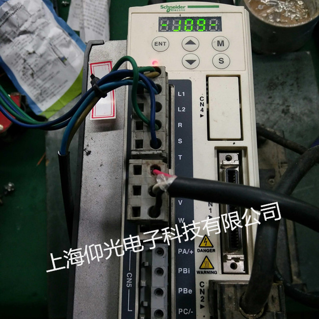 施耐德伺服驅(qū)動器輸出端故障維修價格