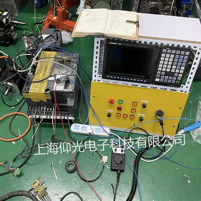 三菱M70數(shù)控系統(tǒng)維修報(bào)警 主軸報(bào)警顯示M01 0006 XYZ修理 可測(cè)試