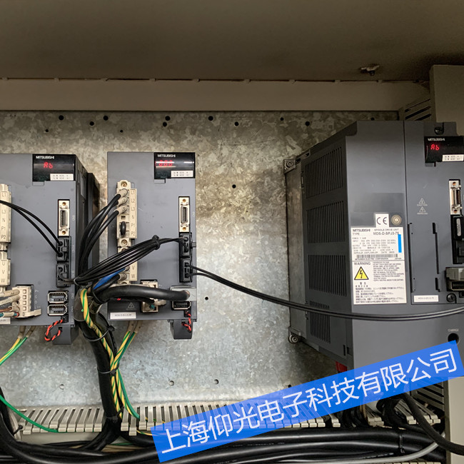 三菱伺服驅(qū)動器報警代碼顯示E3/E4/E7/E8/E9故障閃爍維修辦法