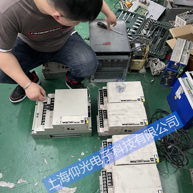安川伺服驅動器維修SGD7S-590A10A002顯示報警修理