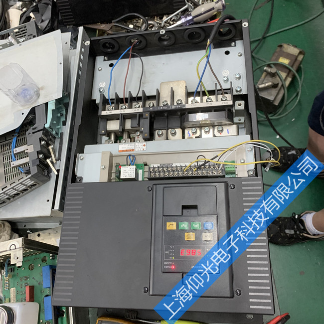 歐姆龍變頻器維修真假過電流故障維修電話