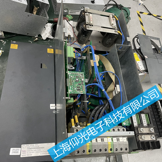 Baumuller鮑米勒bm4400伺服驅(qū)動(dòng)器報(bào)警P0205維修