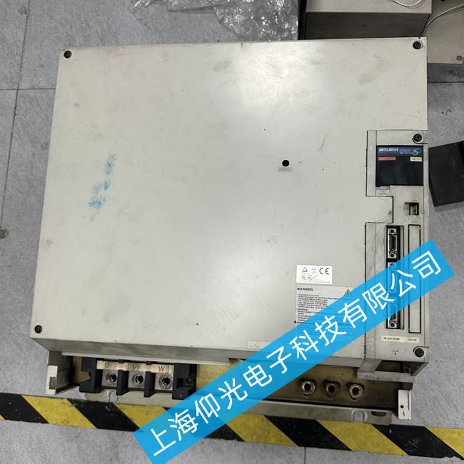 三菱伺服驅(qū)動(dòng)器 MR-J2S-37KB4-S157報(bào)警顯示AL.10維修