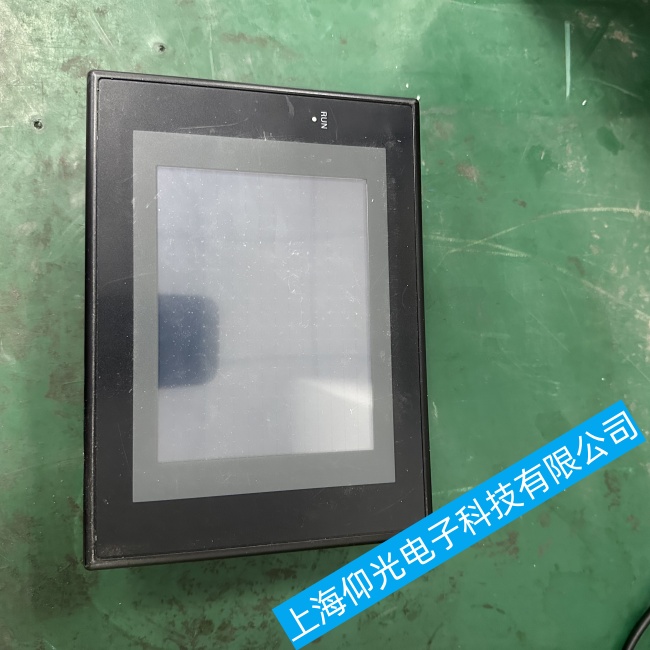 天津歐姆龍觸摸屏E32-TC200B4屏幕顯示內(nèi)容不正常故障維修更換調(diào)試