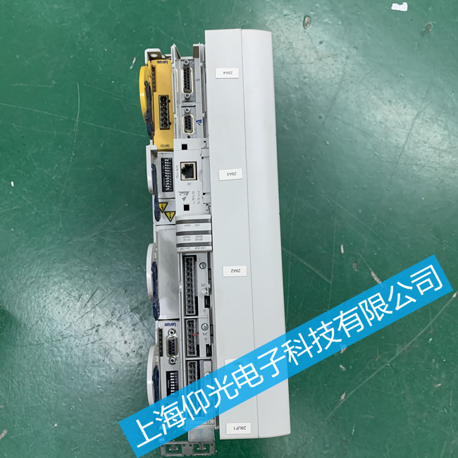 lenze倫茨9300系列伺服驅(qū)動(dòng)器指示燈閃爍故障維修方法