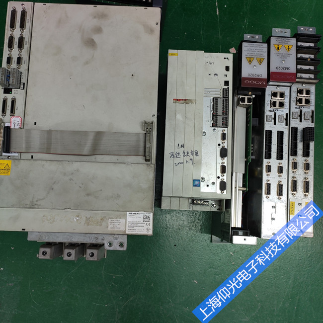 MOOG穆格伺服驅(qū)動(dòng)器DM2020上電不開機(jī)無顯示維修故障