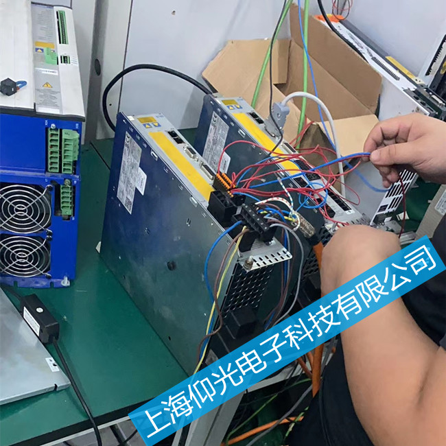 科爾摩根伺服驅(qū)動器S61000-SE運行報警F07內(nèi)部電壓故障維修